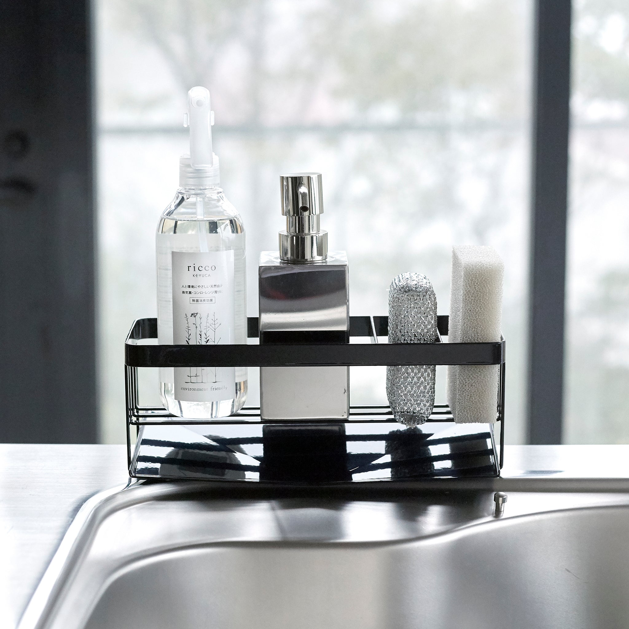 Sponge & Bottle Holder with Drainer